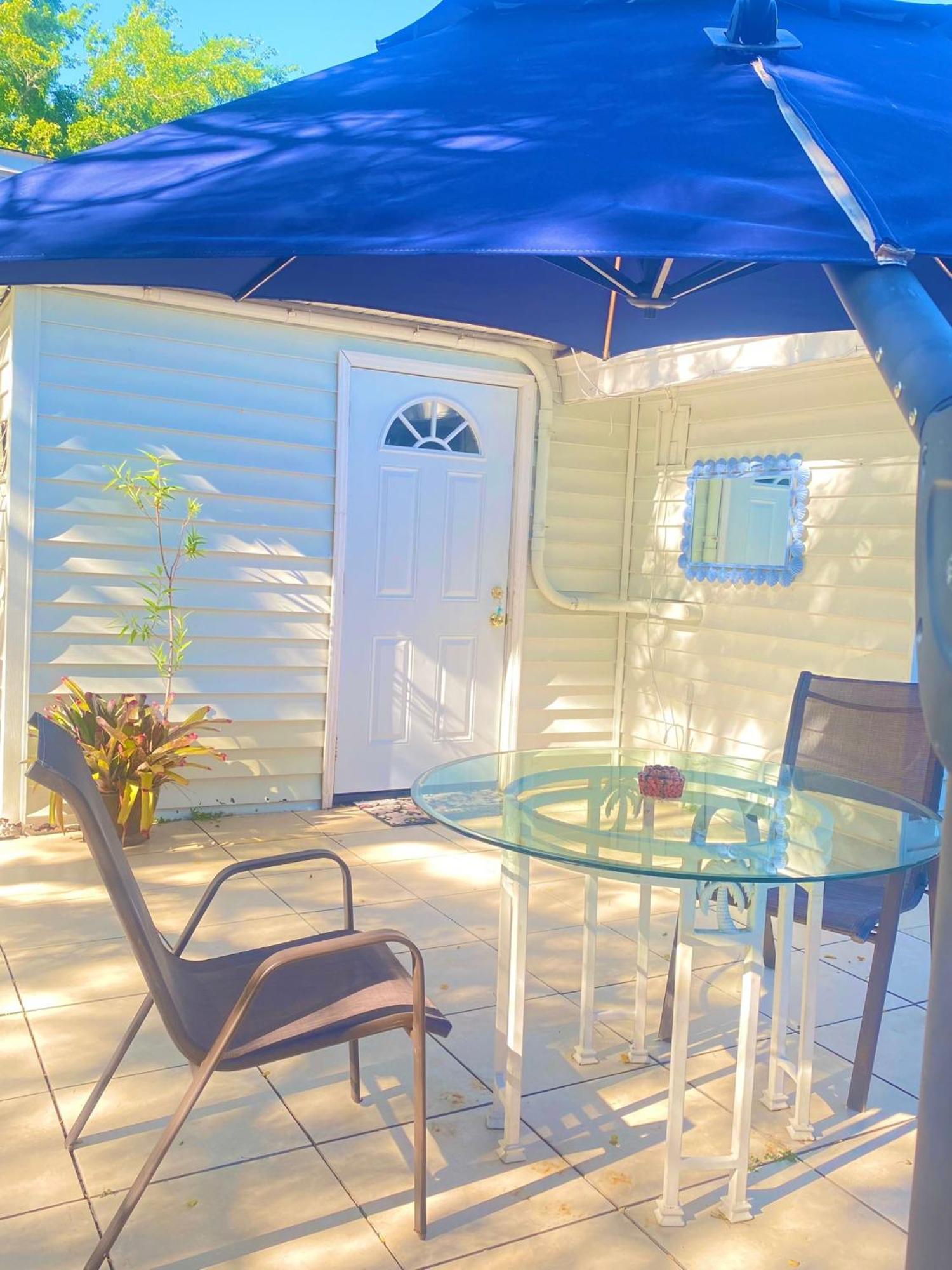 Cozy Studio Only 10 Minutes By Car Of Siesta Key Sarasota Eksteriør billede