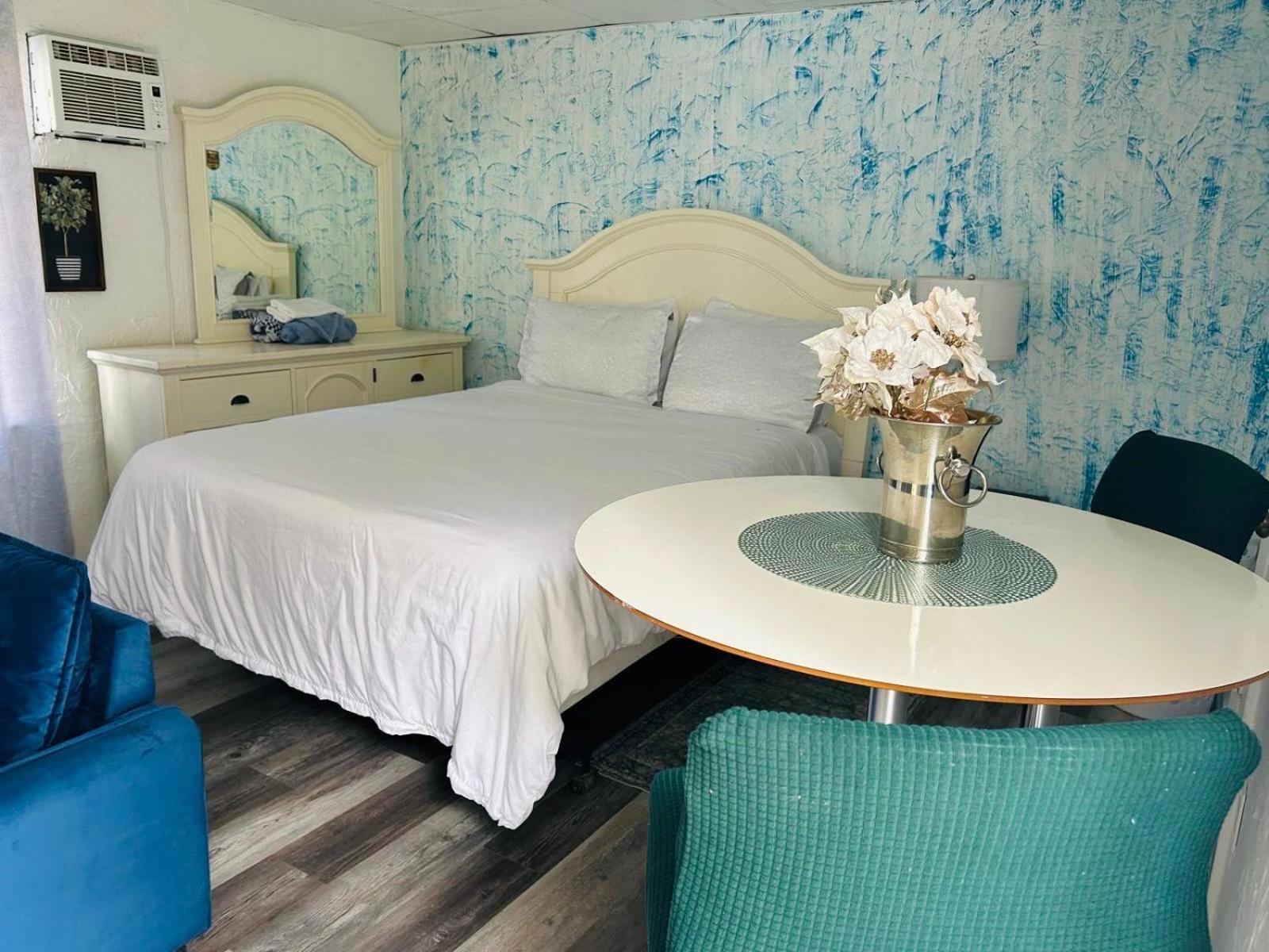 Cozy Studio Only 10 Minutes By Car Of Siesta Key Sarasota Eksteriør billede